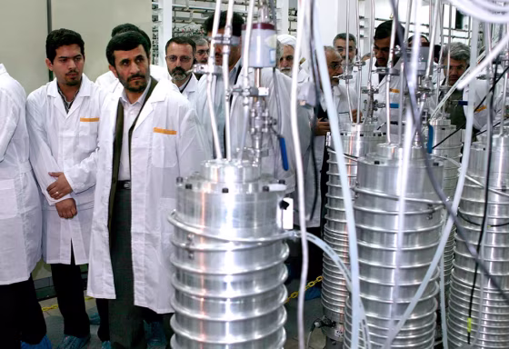 Iranian President Mahmoud Ahmadinejad (2nd L) visits the Natanz nuclear enrichment facility, 350 km (217 miles) south of Tehran, in this April 8, 2008...