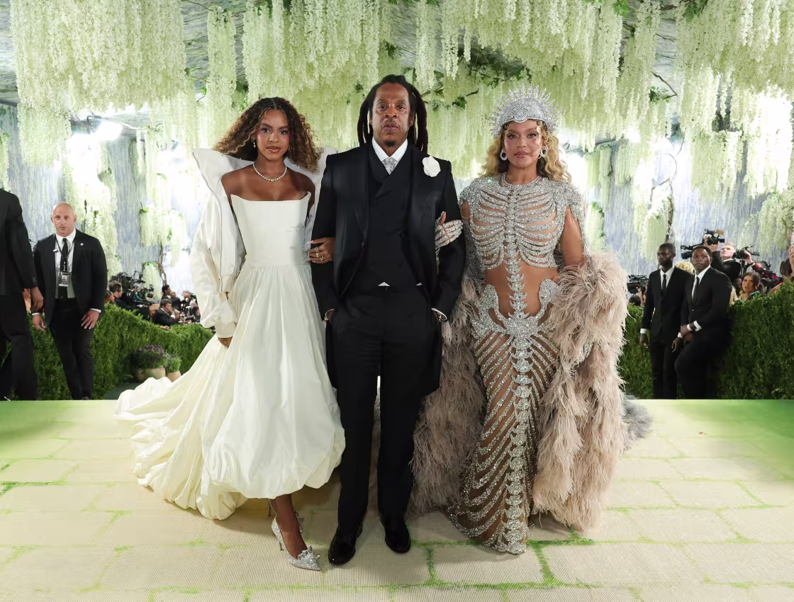 Blue Ivy Carter Jay Z And Beyonce Met Gala Te 260504 B343eb