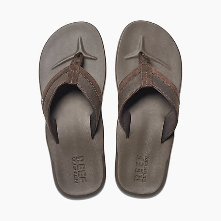 Best flip flop sandals: Men's Contoured Cushion Le flip flops