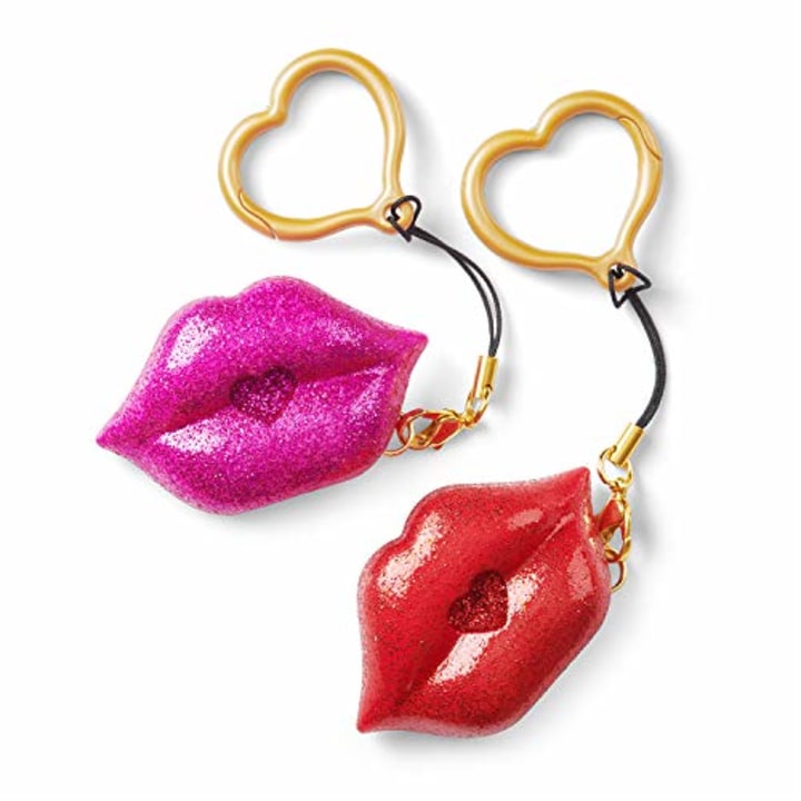 WowWee S.W.A.K. 2 Pack - Interactive Kissable Key Chain - Glimmer Kiss &amp; Shimmer Kiss (Amazon)