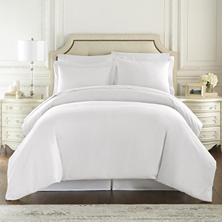 7 Best Bedding Sets Of 2022 Bed Sheets, King Size Duvet On Queen Bed Reddit