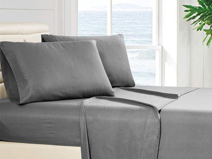4-Piece Checkered Gray Sheet Set