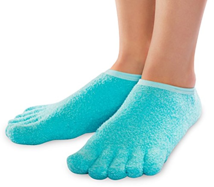 NatraCure 5-Toe Gel Moisturizing Socks (Helps Dry Feet, Cracked Heels, Calluses, Cuticles, Rough Skin, and Enhances your Favorite Lotions and Creams) - 110-M CAT - Size: Medium