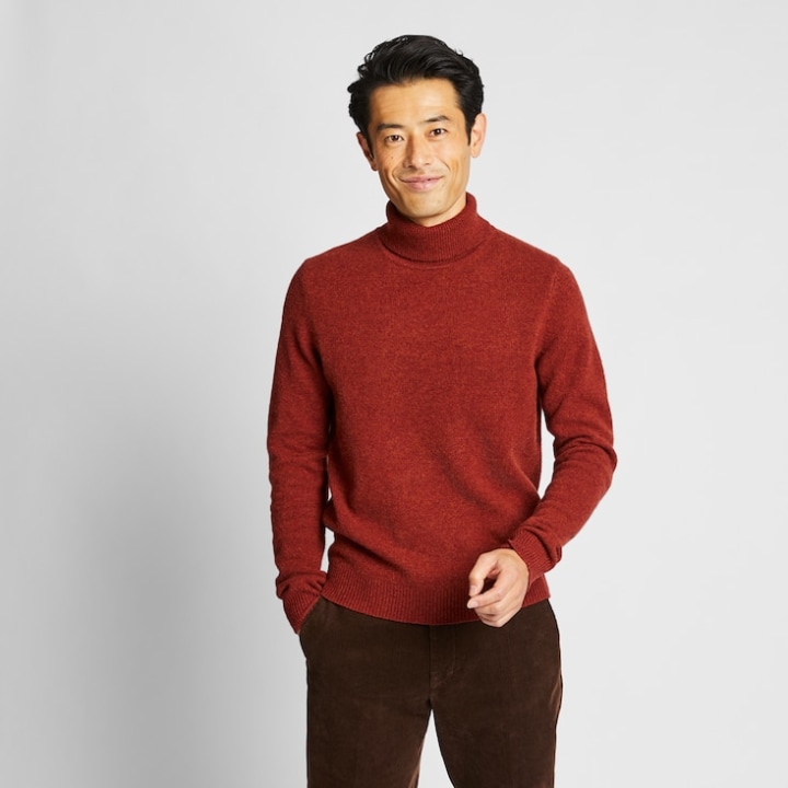 Uniqlo Premium Lambswool Turtleneck Sweater