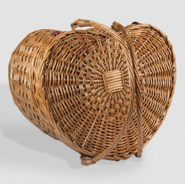 Willow Heart Picnic Basket for Two