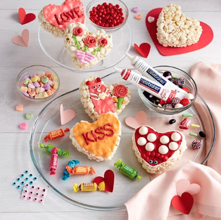 Popcorn Heart Decorating Kit