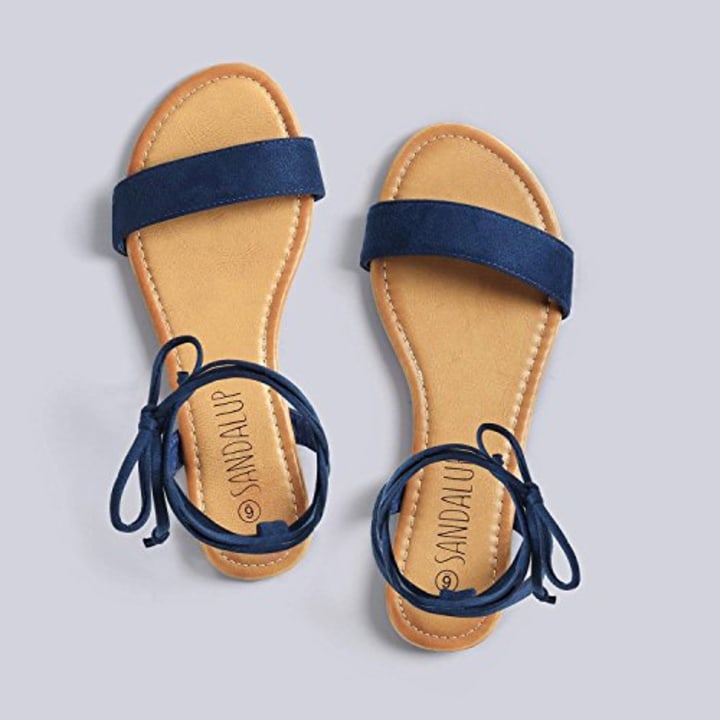 NIMIZIA Womens Sandals Open Toe Crisscroo Strap Comfortable Cute Flat Sandals Casual Summer Beach Sandals for Women 