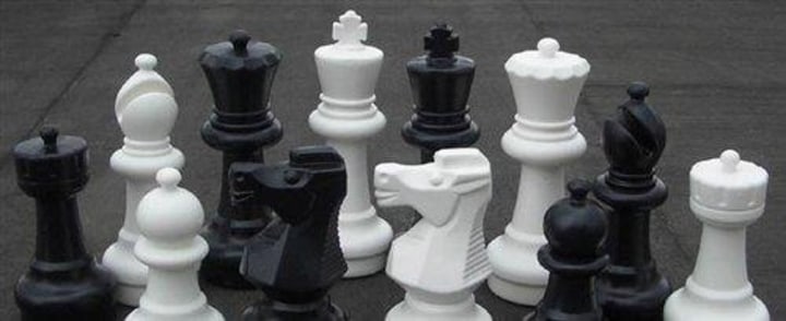 The MegaChess 12 Inch Plastic Giant Chess Set with Plastic Board at a glance: