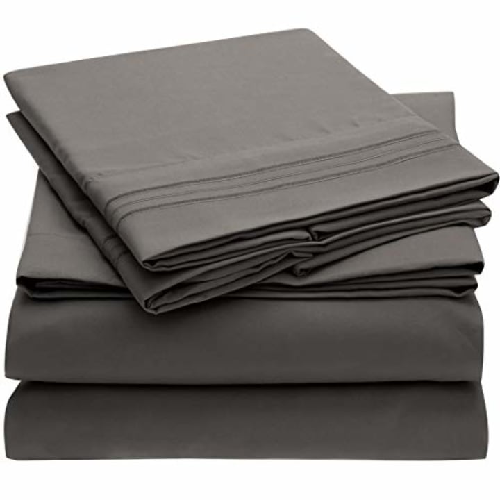 Mellanni Bed Sheet Set - Brushed Microfiber 1800 Bedding - Wrinkle, Fade, Stain Resistant - Hypoallergenic - 4 Piece (Queen, Gray)