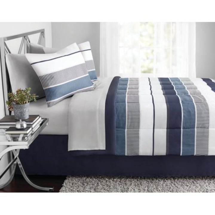 Mainstays Stripe Bed in a Bag Bedding Red Stripes Queen Set
