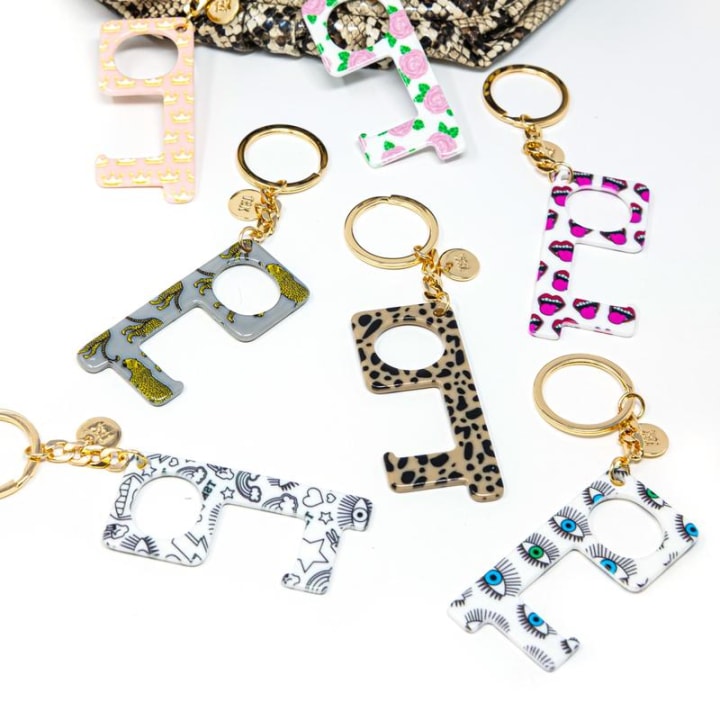 The Sis Kiss Hands-Free Keychains