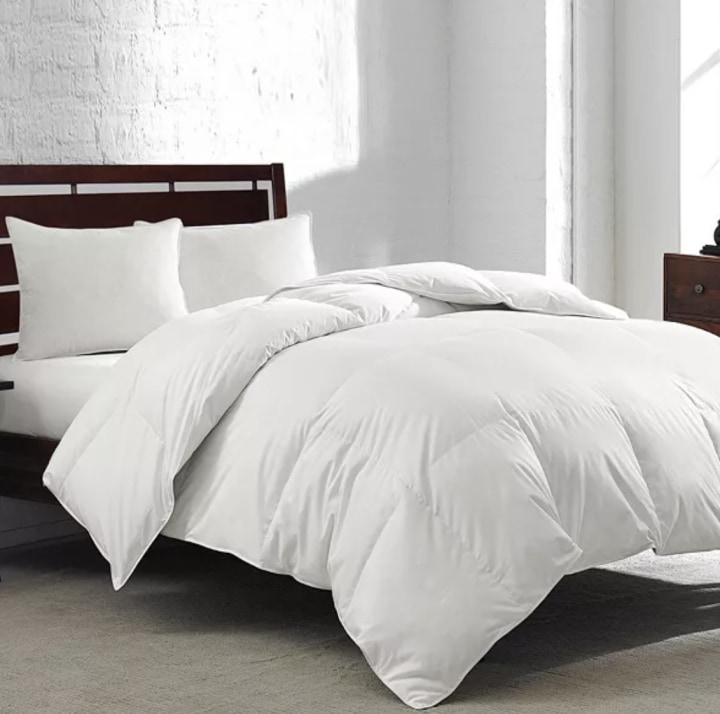 Royal Luxe White Goose Feather & Down Twin Comforter