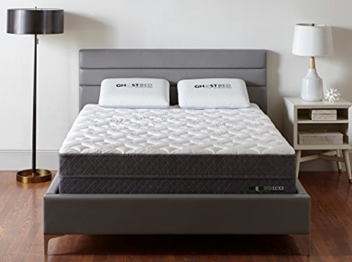 GhostBed Luxe Mattress. Best Cooling Bedding 2021.