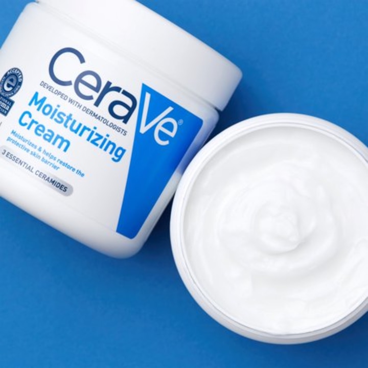 CeraVe Moisturizing Cream | Body and Face Moisturizer for Dry Skin | Body Cream with Hyaluronic Acid and Ceramides | 19 Ounce