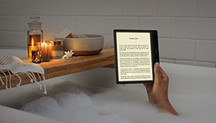 Kindle Oasis - Now with adjustable warm light - Ad-Supported