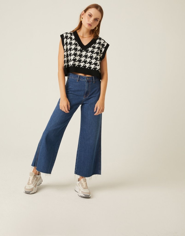 Cropped Houndstooth Sweater Vest
