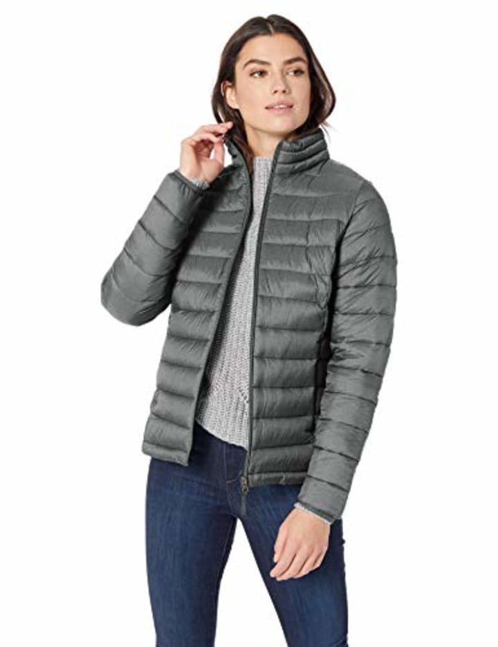 Amazon Essentials Women&#039;s Lightweight Packable Puffer Jacket