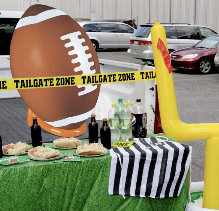 Beistle Football Party Inflatable Football & Tee Set