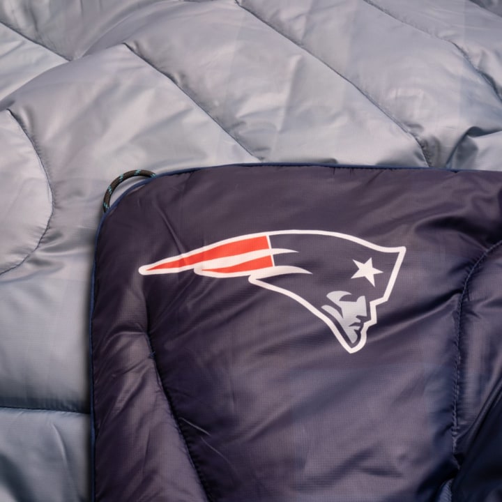 Rumpl NFL Blankets Licensed by Cathay Sports
