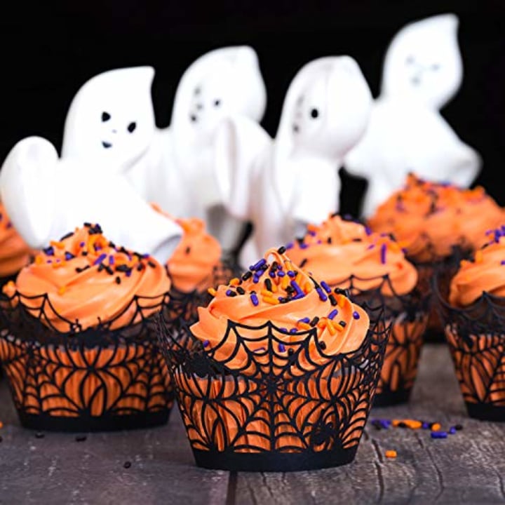 Whaline 100 Pcs Halloween Cupcake Wrappers, Artistic Bake Paper Cups Black Laser Cut Cupcake Liners Cake Decoration for Halloween Theme Party