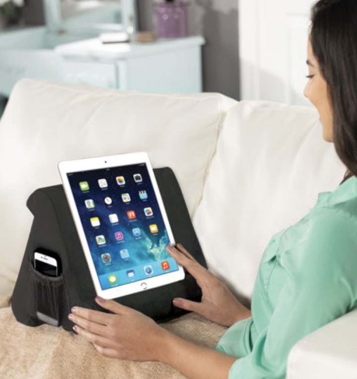 Pillow Pad Cushioned Tablet and iPad Stand