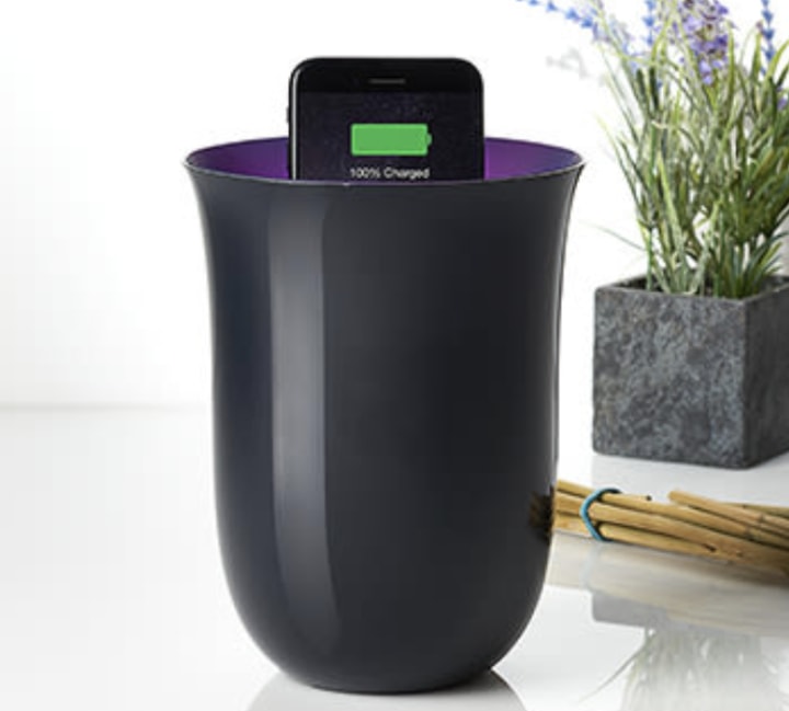 Oblio Wireless Charger & UV Cleaner