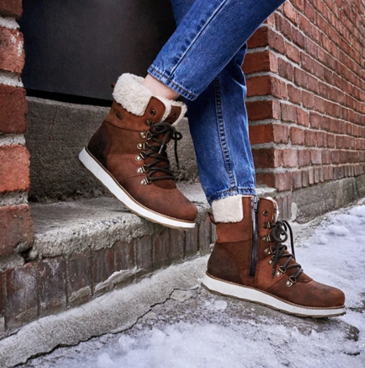 womens lace up winter boot