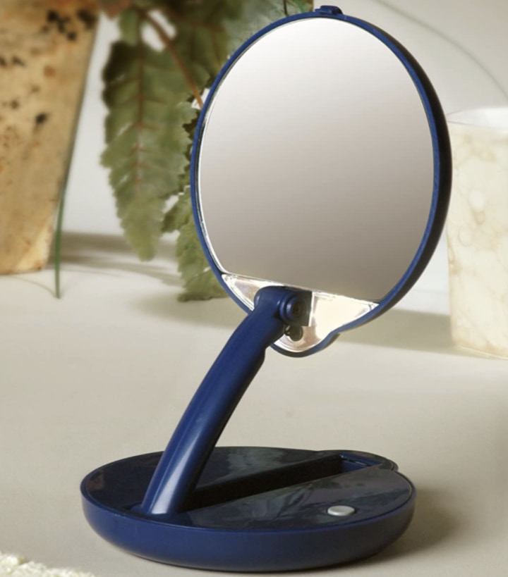 19 Best Lighted Makeup Mirrors In 2022, Best Hollywood Style Makeup Mirror 2021