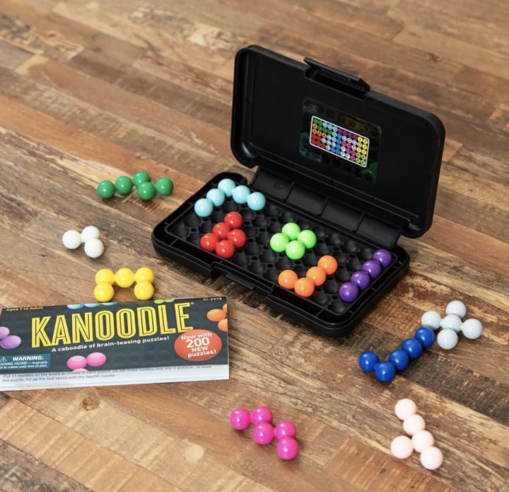 Kanoodle Brain Twisting 3-D Puzzle Game