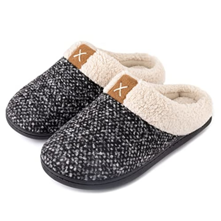 Comfy Women's Bedroom Slippers Warm Soft Flannel Lining Home Slippers Cozy Slip on House Slippers for Women Indoor Outdoor Womens Memory Foam Slippers 