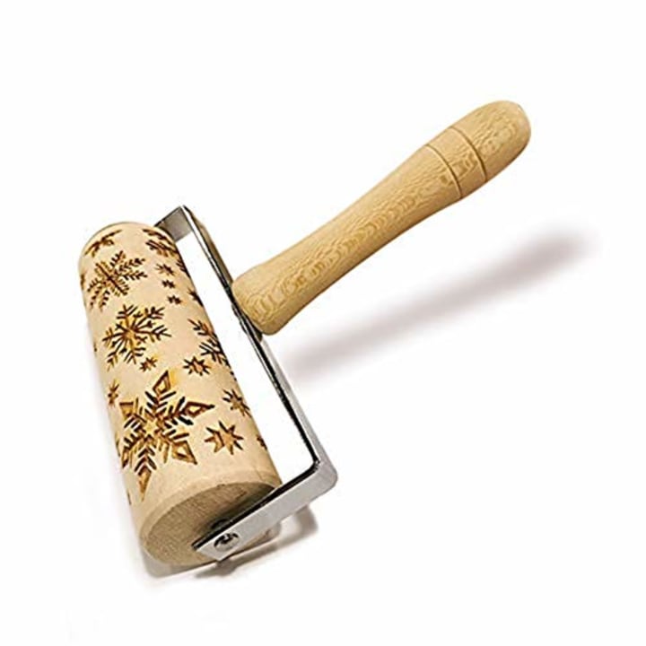 Elk Tree and Snowflake Christmas Rolling Pin with Hand-Held Embossing Pattern Engraved Rolling Pin DIY Tool for Baking Non-stick Professional Dough Roller for Cookies with Patterns Kids and Adults 