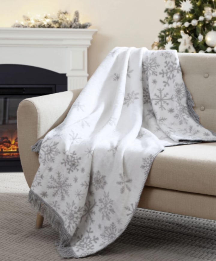 Christmas Home Decor Gray and White Lap Blanket| Twin Throw Winter Snowflake  Sofa Throw Cream Blanket Seasonal Throw Blanket