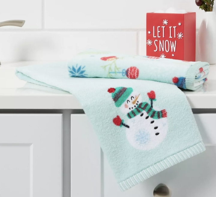 Wondershop Holiday Hand Towels (Set of 2)