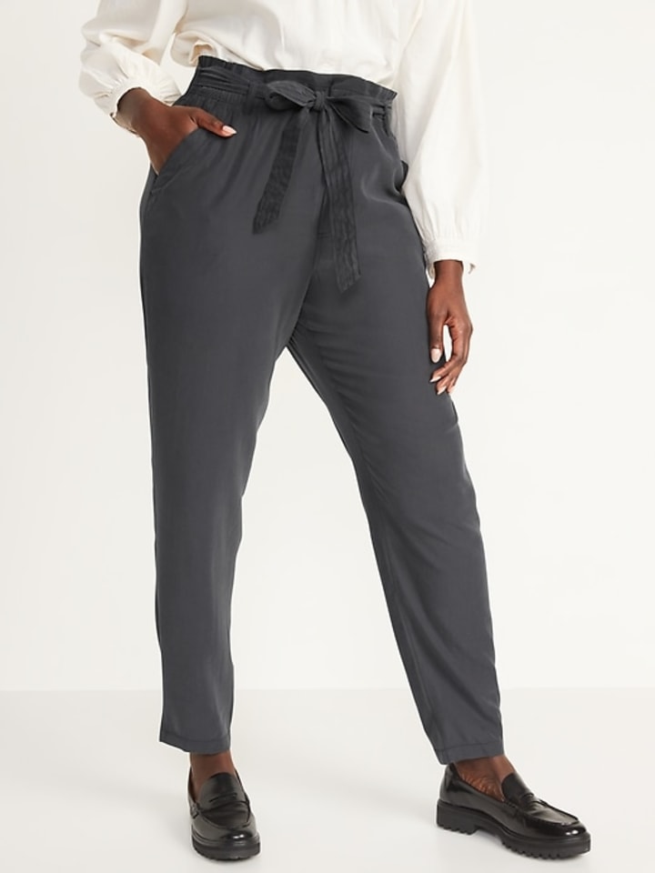 Cropped Belted Straight-Leg Pants