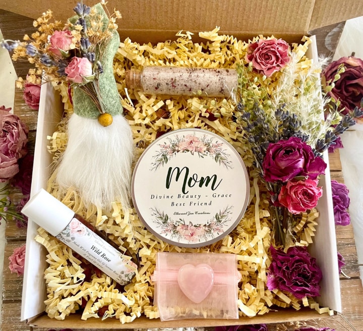Happy Mother's Day / Mom Gift Set / / Mother's Day // Gifts For Mom/ Spa Gift Set / Gifts For Her / Mother&#039;s Day Gift/ Gifts