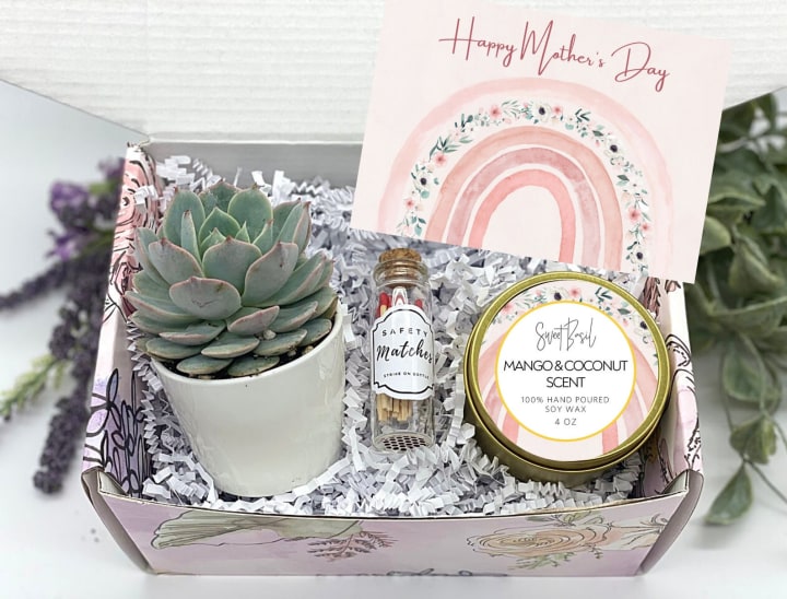 Mother&#039;s Day Gift Box