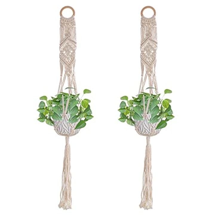 Plant Hanger, 2 Pack Hanging Plant Hangers Handmade Cotton Rope of Home Decoration Plant Hangers for Hanging Flower Pot Racks to Decorate Indoor and Outdoor Flower Pot Net Pockets