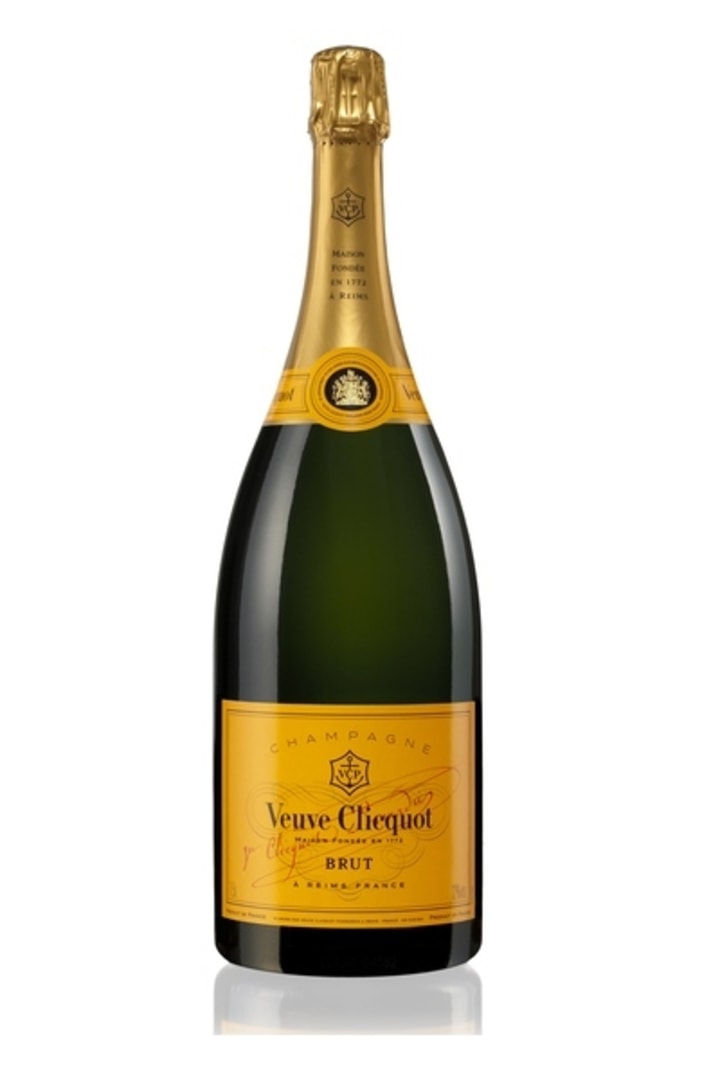 Veuve Clicquot Brut Yellow Label Champagne Blend