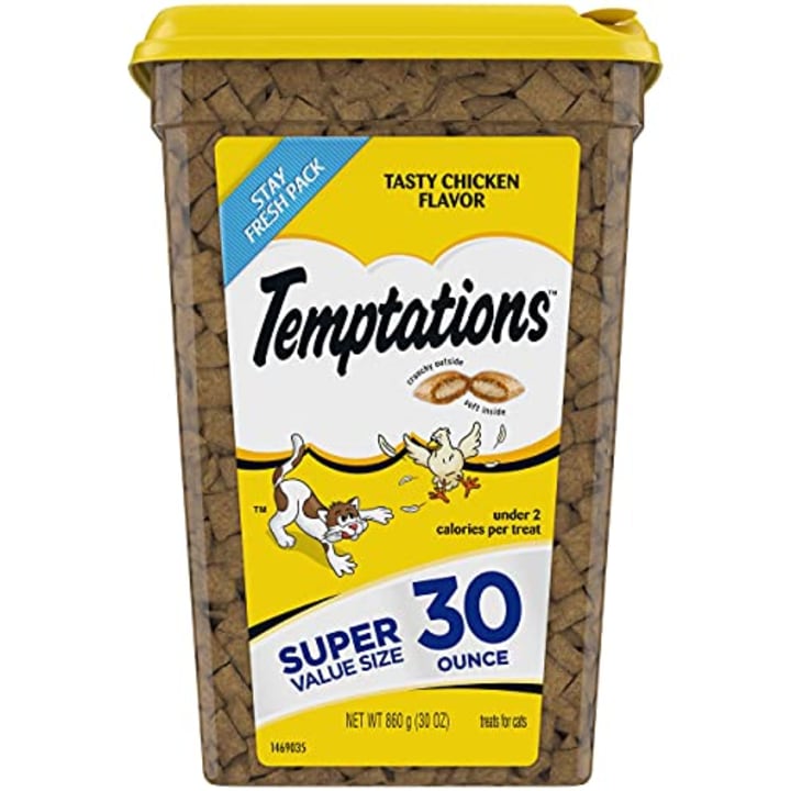 Temptations Classic Soft & Crunchy Cat Treats Savory Chicken Flavor