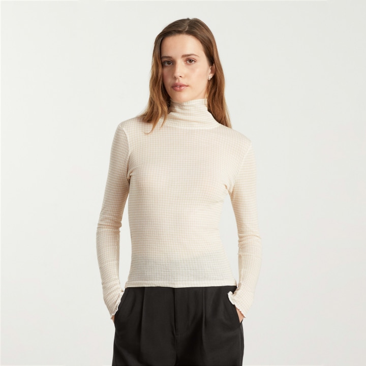 ORGANIC COTTON TISSUE TURTLENECK SWEATER