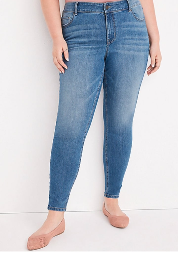 Classic Mid-Fit Mid-Rise Jeans