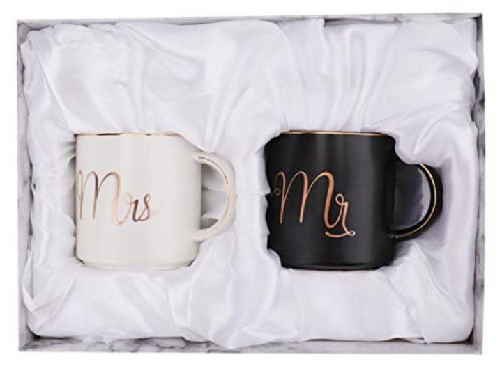Yesland 12 oz Mr and Mrs Mug, Ceramic Coffee Mug for the Couple, Ideal Gift for Engagement, Anniversary, His and Hers, Bride and Groom, Valentines and Christmas Gifts - Set of 2 (Black &amp; White)