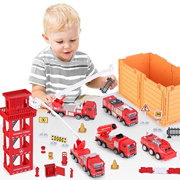 iPlay, iLearn Kids Fire Trucks Toy, Boys Firefighter Play Vehicles, Fire Station Set, Ladder Truck, Toddlers Emergency Rescue Firetruck, Fireman Toys, Birthday Gifts for Age 3 4 5 Year Old Children
