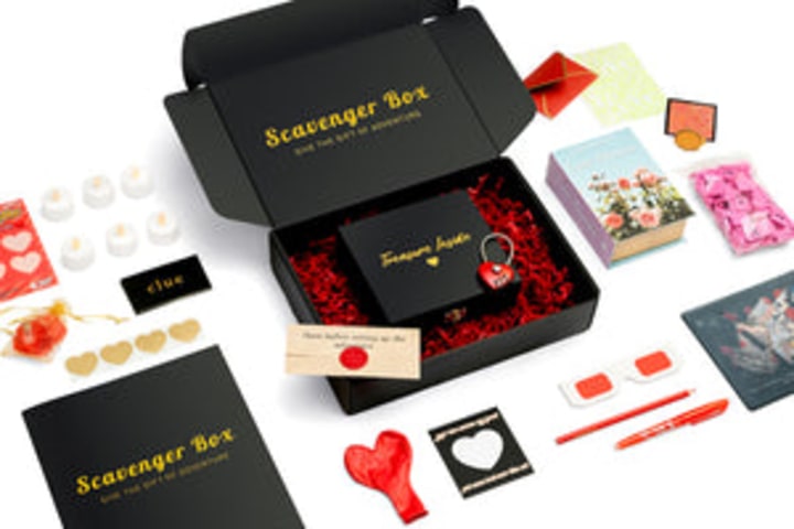 Scavenger Box: Romantic Scavenger Hunt Kit