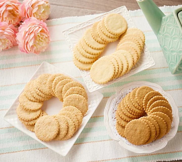 210-Piece Moravian Style Thin Cookies