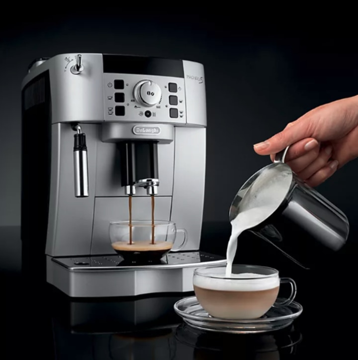 Magnifica XS Fully Automatic Espresso and Cappuccino Machine