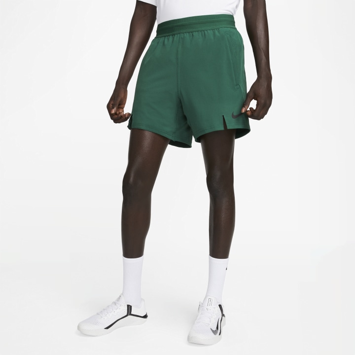 Nike Pro Dri-FIT Flex 6" workout shorts