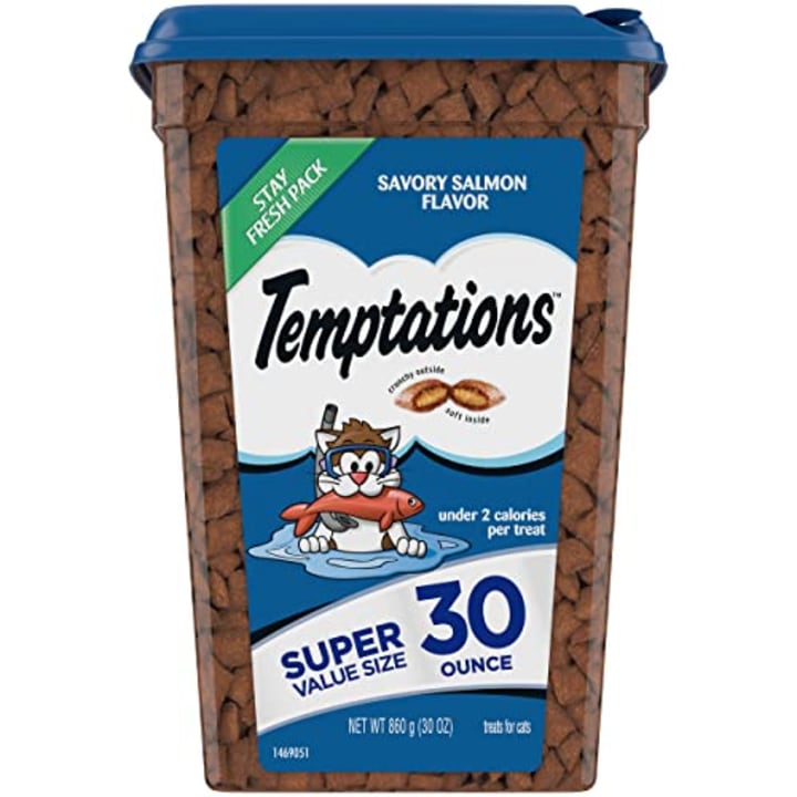 TEMPTATIONS Classic Crunchy and Soft Cat Treats Savory Salmon Flavor, 30 oz. Tub, Makes a Great Holiday Cat Treat