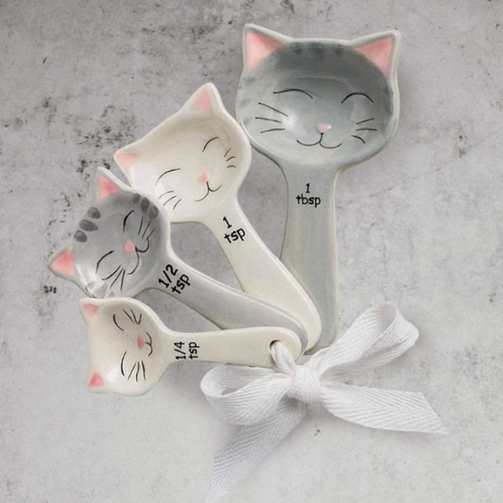 Cat Shaped Ceramic Measuring Spoons - Gift for Any Cat Lover - Cat Ceramic Measuring Spoons Baking Tool - Creative Functional Kitchen Decor - Comes in White and Gray - Set of 4