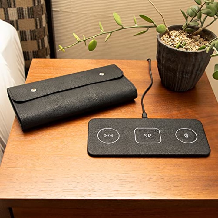 Brouk and Co Ace 3-in-1 Portable Charging Pad